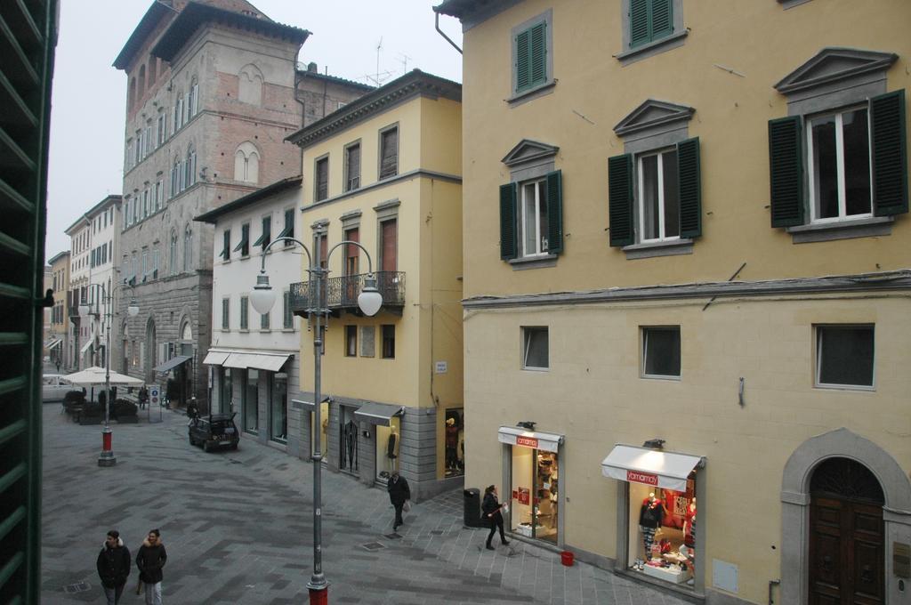 B&B Al Canto Del Cavour Pistoia Luaran gambar
